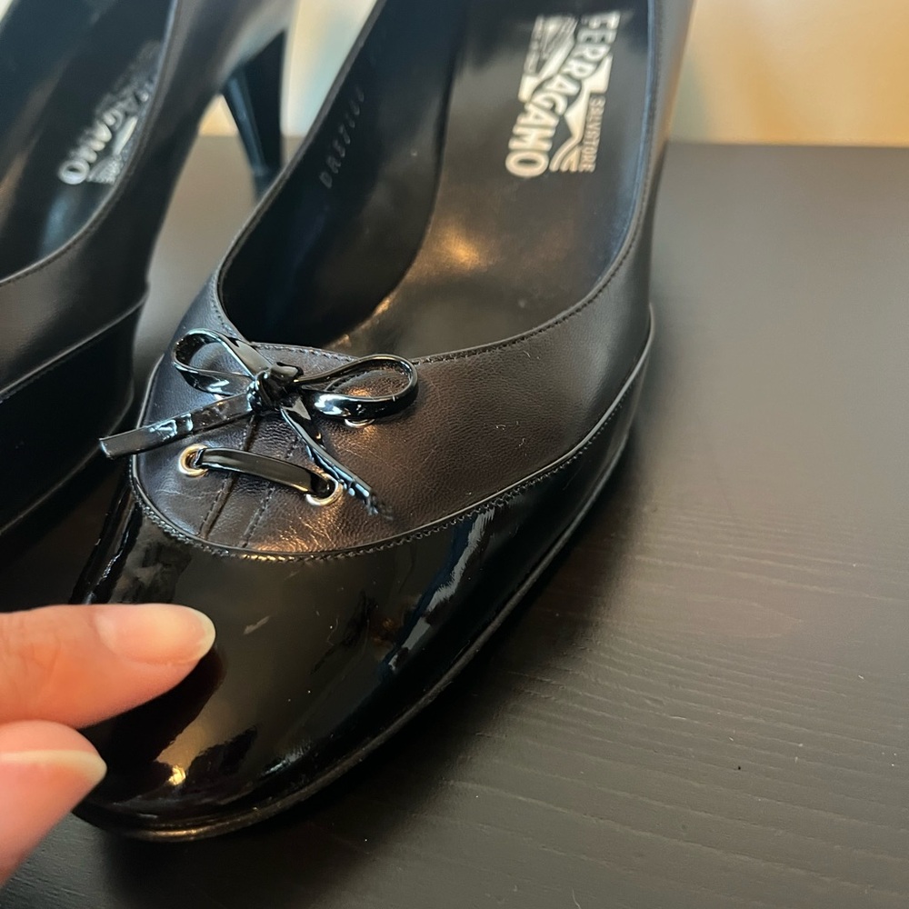 Salvatore Ferragamo Black Leather Bow Tie Pumps Size 11 - Picture 10 of 10